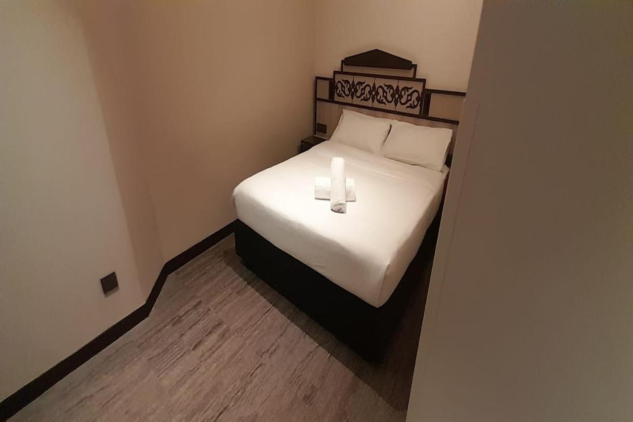 Lion Peak Hamilton Singapura